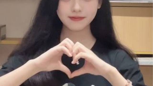 听见了吗#甜妹 #甜甜的手势舞 #活跃账号