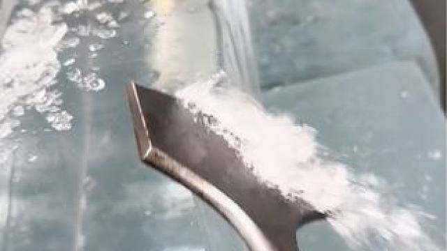 铲冰除冰碎冰冰过程#极度舒适 #解压 #冰块 #声控解压 #减压