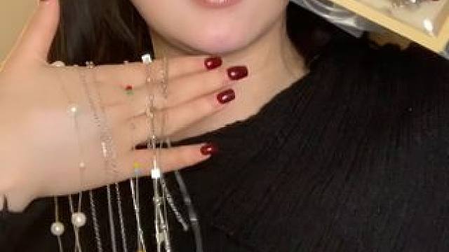 跟我一样脸大脖子短粗的宝宝注意咯  饰品分享来了#显脸小 #配饰分享 #饰品搭配 #饰品分享 #修饰