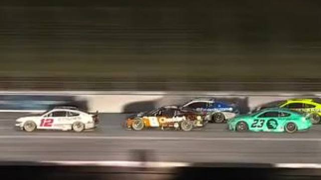 【NASCAR】亚特兰大赛车场0.007s的三车并排冲线！第一第二间隔0.003s！#纳斯卡赛车