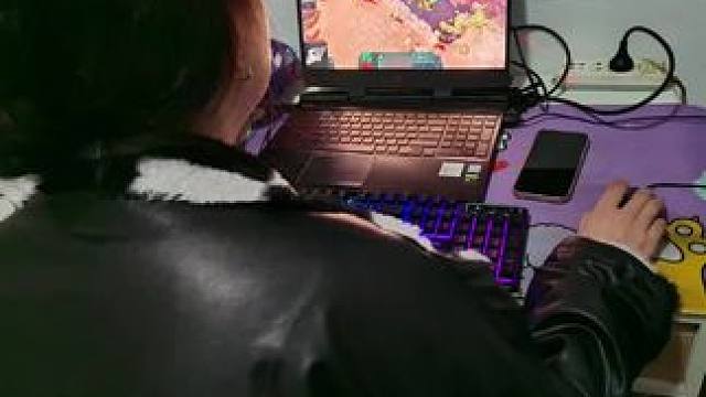 没有新鲜血液那就让老婆也入坑#dota2 #玩游戏她是认真的 