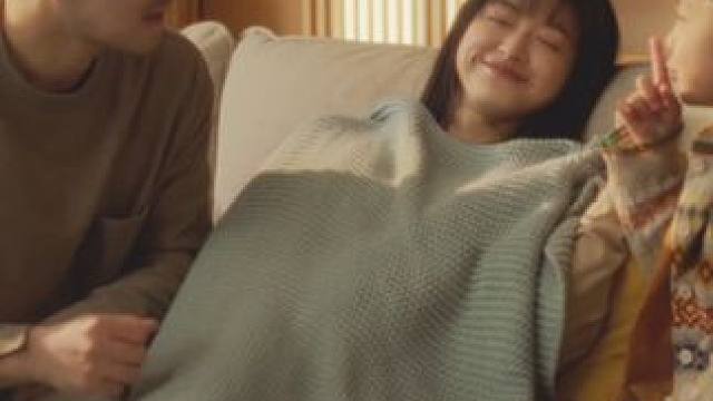 世界很大，人海茫茫；高山流水，知音难寻。
朋友陪我们度过了失意与迷茫，也度过了快乐和温馨时光。
这首