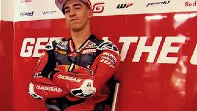 还得是红牛 #摩托车 #机车 #motogp #比赛现场 #压弯