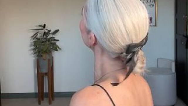 没想到有跟奶奶学编发的一天，老了也要这样子！