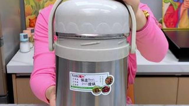 这个大容量保温饭盒活动来了 还是手提式设计 盖子还可以当碗来用 上班族带着很方便#保温饭盒  #便当
