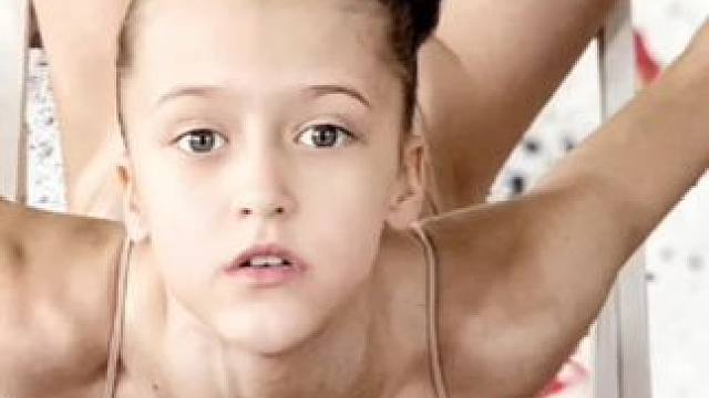 4年前刚开始加入兴趣班的时候#舞蹈课堂随拍 #学舞蹈的女孩 #萌娃跳舞 #舞蹈基本功 #一起跳舞