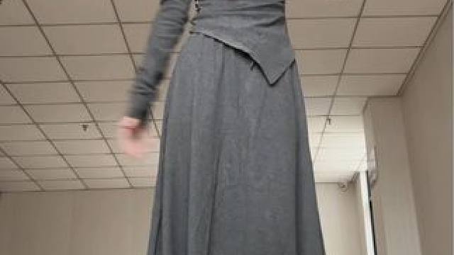 enm 哼 哈哈哈哈～#甜妹 #浅跳一下 #甜甜的手势舞