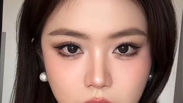 方圆脸都来化这个猫系小烟熏！妆教来啦～#方圆脸妆容 #妆前妆后 #妆教 #烟熏妆 #变妆