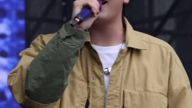 “很需要寂寞的时候 被你找到”
#颜人中#很需要#现场版live#完整版