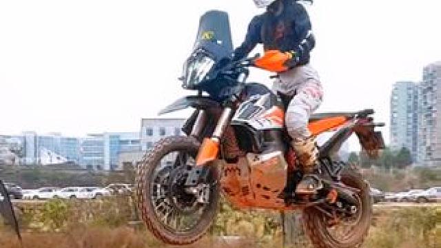 摔倒又怎样 爬起来继续干咯 那股子倔犟劲必须得有 你知道我说的不仅是骑车 #机车女骑 #西普森 #k