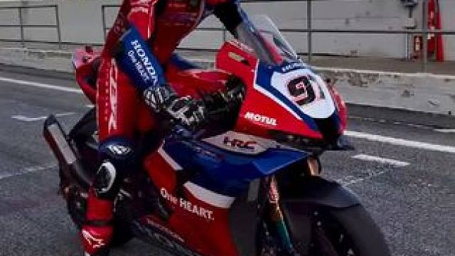 #wsbk cbr1000rrr赛车弹射起步测试#赛道