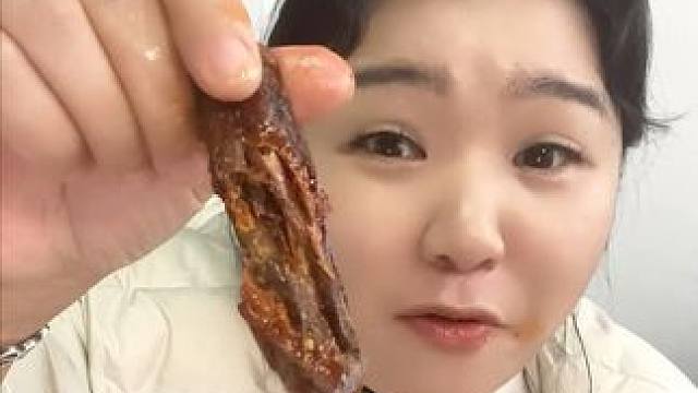 香香辣辣的鸭翅来啦！追剧吃一吃太爽了！#鸭翅#追剧必备零食