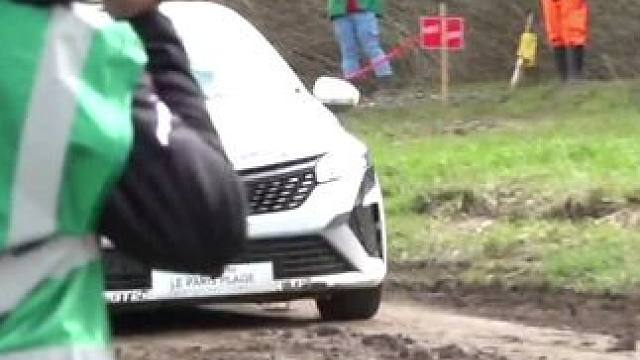 一个相当有魔力的弯道，这么多顶级拉力赛车，既然没有一辆能安全通过#wrc拉力赛