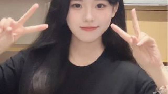 期待夏天啦#甜妹 #甜甜的手势舞