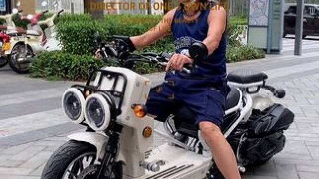 切！旁边挺那哈雷你咋不举呢？有什么呀！？#创作灵感 #低趴 #低趴改装 #低趴姿态 #国产低趴机车