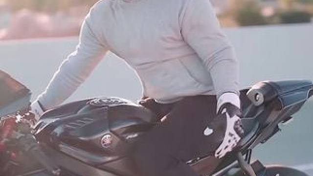 活着的意义就是追求自己所喜欢的东西
#机车 #雅马哈r1