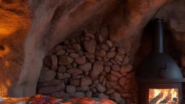 暴风雪到来，就住在这个温暖的洞穴小屋里吧 #白噪音 #助眠声音 #助眠视频