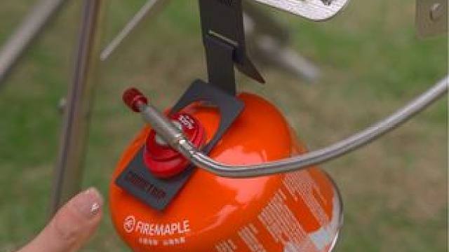 带上一个高山气罐卡扣去露营，可以给桌面腾出更多的空间 #户外用品 #气罐挂扣 #气罐挂钩