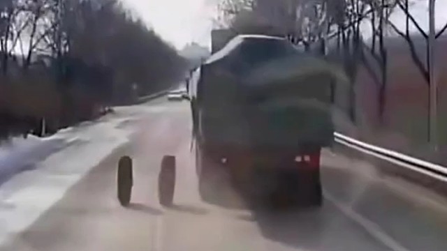 疯狂的轮胎，这哥俩有自己的想法