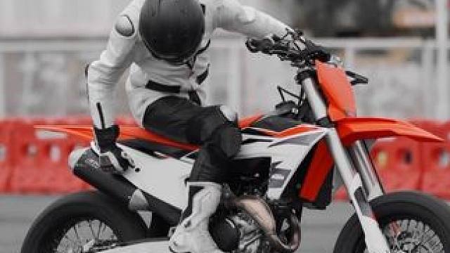 @KTMR2R #supermoto #motovision #ktm450滑胎
