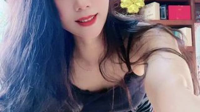 简单拉伸一下#瑜伽 #前屈 #后弯