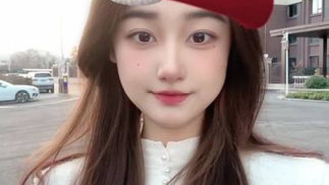 #你看镜头的那瞬间有点甜 #笨蛋美女 #你看镜头的那瞬间有点甜 #一起跳甜妹手势舞 #手势舞 发个库