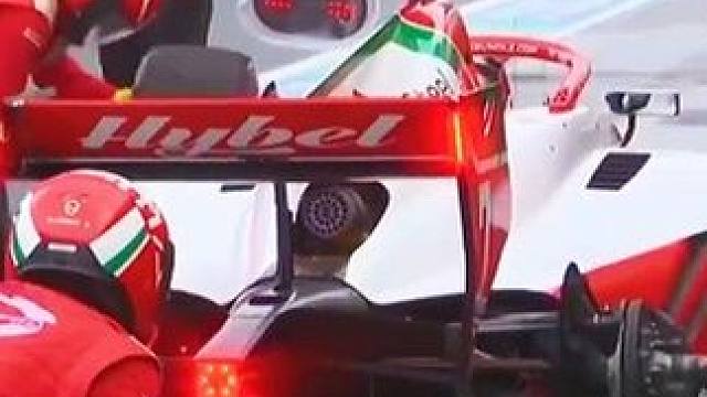 进站换胎这件事，没有最离谱只有更离谱～轮胎：我俩有事先走了，你自己玩吧～#f1 #赛车 #男生减速带