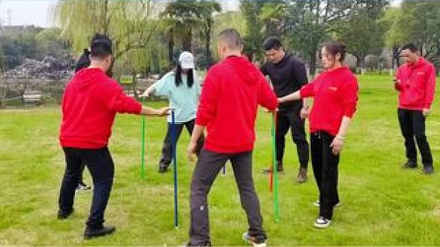 #团建游戏#趣味团建#不倒森林 趣味团建游戏不倒森林，感受团队默契配合带来的魅力✌#团队游戏#移花接