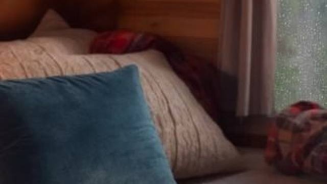 在一个雨天舒适小木屋里，听着森林雨声，放松地睡眠 #白噪音 #助眠声音 #睡眠音乐 #催眠疗愈 #助