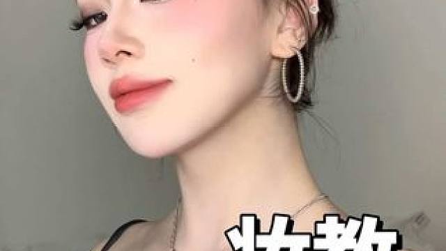 当黄皮的我尝试画了一个粉紫调的眼影#美妆 #妆面记录 #烟熏妆 #妆教 #妆前妆后