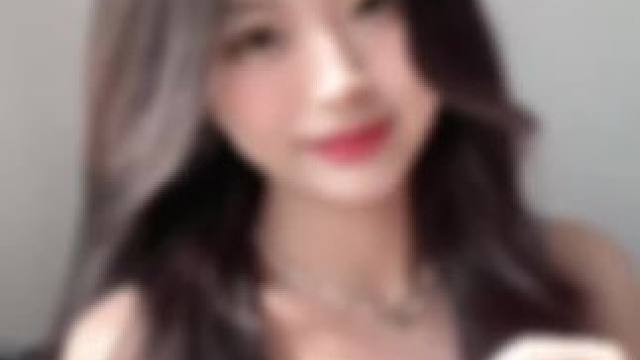 #你看镜头的那瞬间有点甜