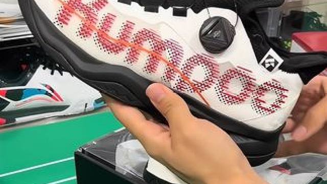 又到手一双新球鞋#羽毛球鞋 #羽毛球鞋开箱 #羽毛球 #羽毛球装备 #新鞋到了