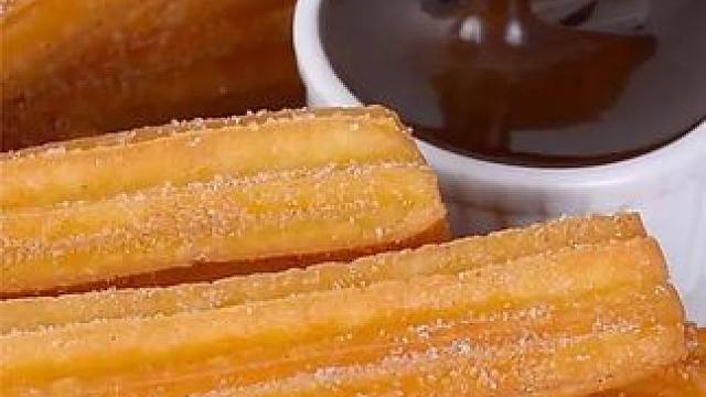 酥脆的小油条搭配巧克力，肯定你没尝过的味道。