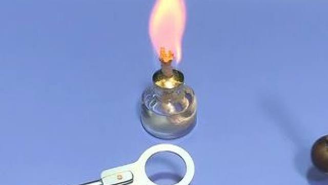 #创作灵感 把金属环加热后，会变大还是变小呢!#物理实验 #有趣科学小实验 #实验