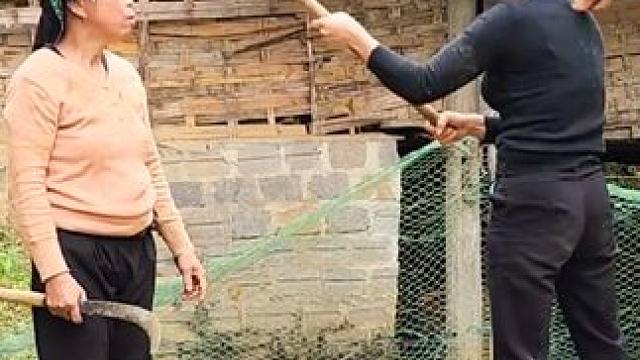 太好了太好了，美娜终于从婆婆手里逃脱还要回了自己的东西#纪录片 #家庭 #婆媳 #农村生活 #户外