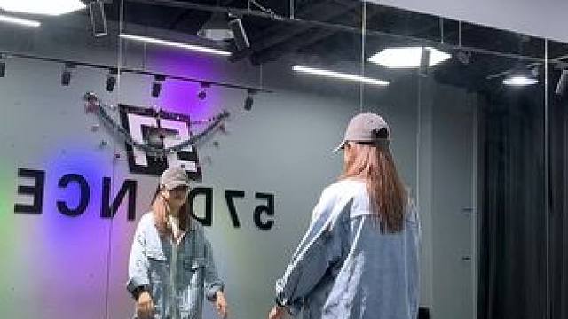 “越简单 越高级”#hiphop #暖暖 #零基础学舞蹈 #一学就会系列 #cc编舞