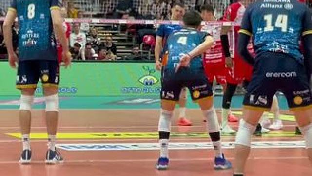 一洗卡瓦#排球 #男排 #比赛现场 #日本男排 #石川祐希