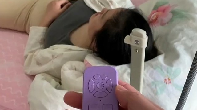 孩子也不管，天天就知道刷帅哥，哼