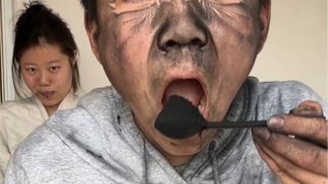 椰壳碳很挑战好玩，下次不玩了！#孙子逊品尝百味人生 #椰壳碳挑战 #搞笑