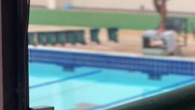 游泳跳水出发真的太丝滑啦，沉浸式欣赏游泳瞬间！ #日常练球 #运动男孩 #游泳打卡