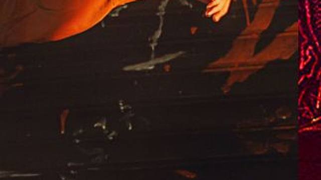 玩密室这么久，终于可以踹门了~ 