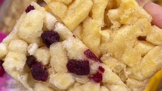 好吃又不贵的沙琪玛，蛋香浓郁，微甜不腻～两种口味都很好吃～#沙琪玛 #零食推荐 #好吃到停不下来