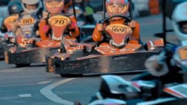 那些看似不起波澜的日复一日，会突然在某一天让人看到坚持的意义。#贵州超音速国际卡丁车赛车场