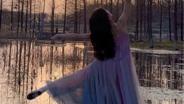 若是月亮还没来，那就乘着欢声笑语再赏赏夕阳吧～