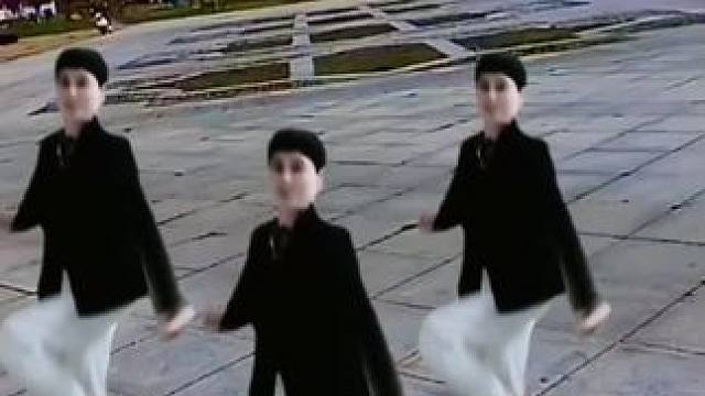 #就是这么酷 #这舞姿这步伐 #活力四射 #操场上从来不缺舞者 #舞台无处不在