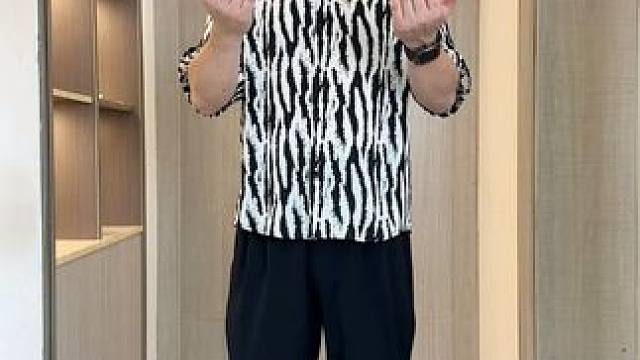 胖子穿斑马纹衬衫是真的比女生穿破洞黑丝好看，去当伴郎这样穿，伴娘倒贴都要嫁给你 #微胖穿搭   #夏