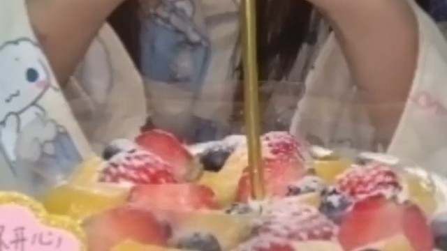 不可以生气哦 都不可爱了呢