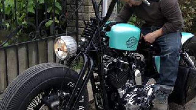 哈雷这大轮胎不错 
#哈雷 #bobber #复古机车 #机车改装 #复古巡航