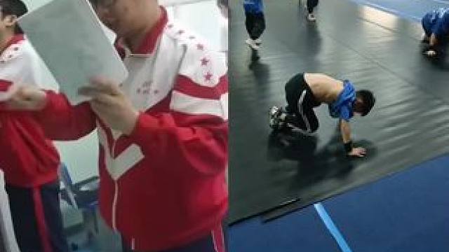 关注青少年身体和心理健康比关注考试分数重要得多。