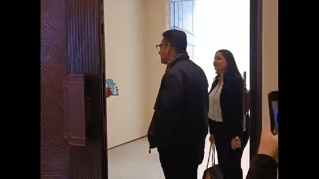 印度阿三买中国大门